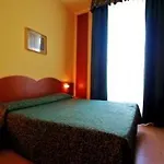Hotel The 2*