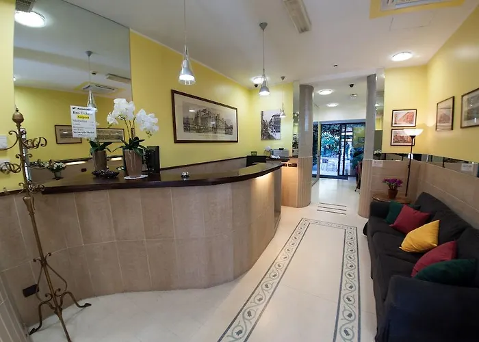 Szálloda The Milánó