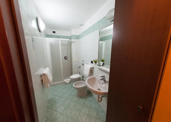 The Hotel 2*