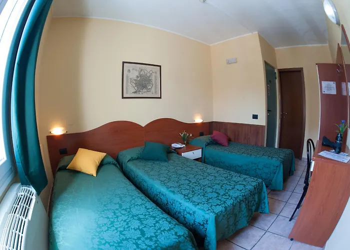 Hotel The 2*