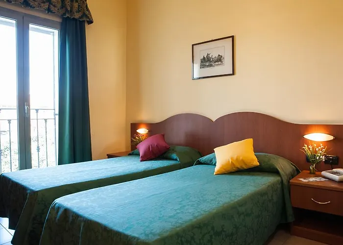 Hotel The 2*