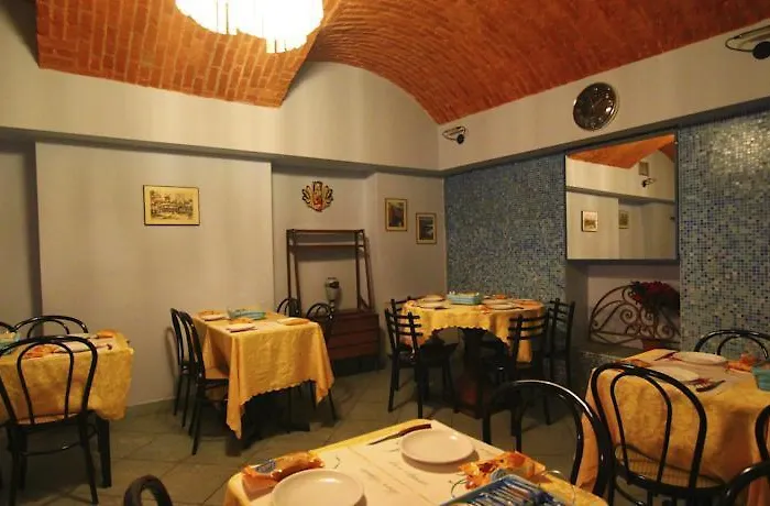 Hotel The 2*